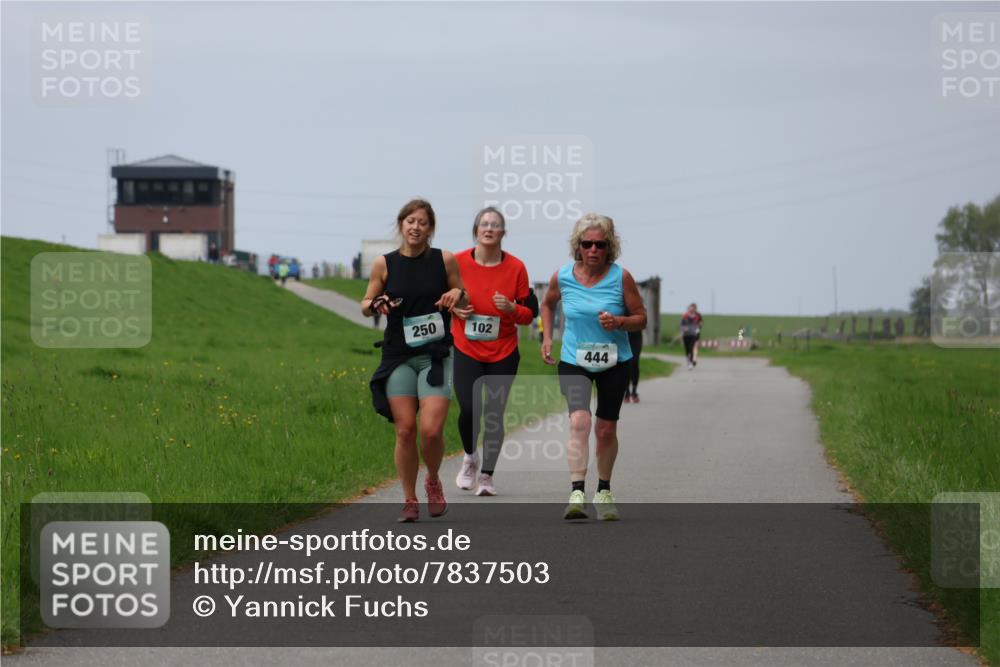 04.05.2025 - 8. Wedeler Halbmarathon Yannick Fuchs http://msf.ph/oto/7837503 04.05.2025 12:00:53 Laufen 250, 102, 444 meine-sportfotos.de