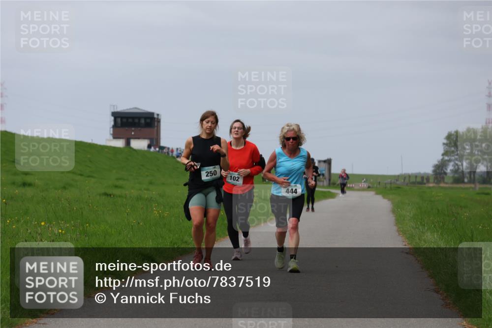 04.05.2025 - 8. Wedeler Halbmarathon Yannick Fuchs http://msf.ph/oto/7837519 04.05.2025 12:00:55 Laufen 250, 102, 444 meine-sportfotos.de