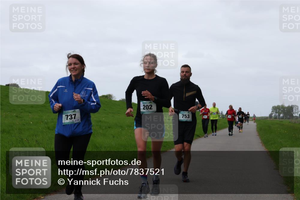 04.05.2025 - 8. Wedeler Halbmarathon Yannick Fuchs http://msf.ph/oto/7837521 04.05.2025 11:24:48 Laufen 737, 136, 202, 753 meine-sportfotos.de