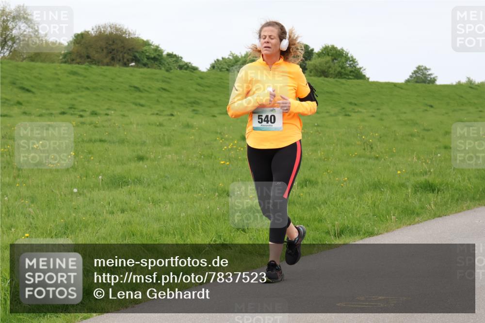 04.05.2025 - 8. Wedeler Halbmarathon Lena Gebhardt http://msf.ph/oto/7837523 04.05.2025 11:34:38 Laufen 540 meine-sportfotos.de