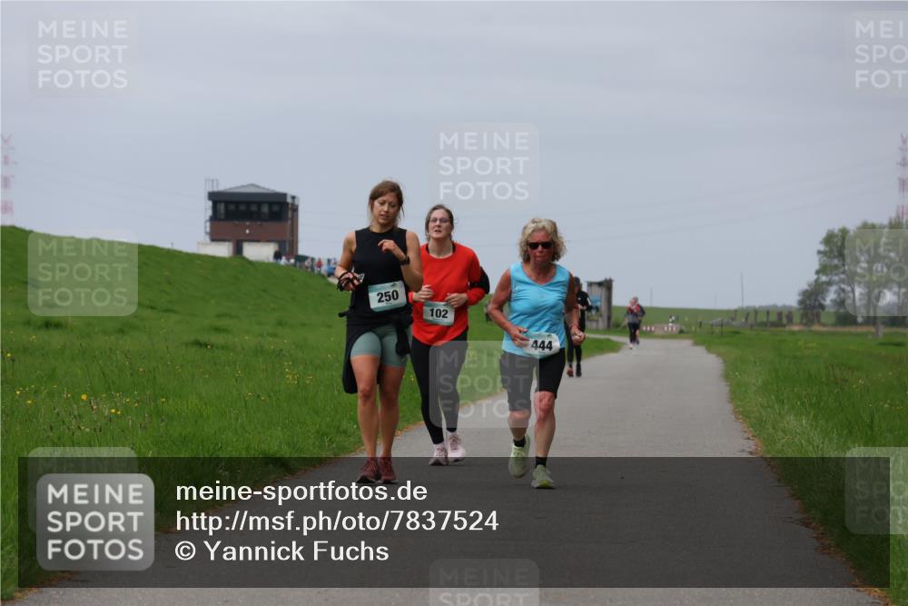 04.05.2025 - 8. Wedeler Halbmarathon Yannick Fuchs http://msf.ph/oto/7837524 04.05.2025 12:00:55 Laufen 250, 102, 444 meine-sportfotos.de