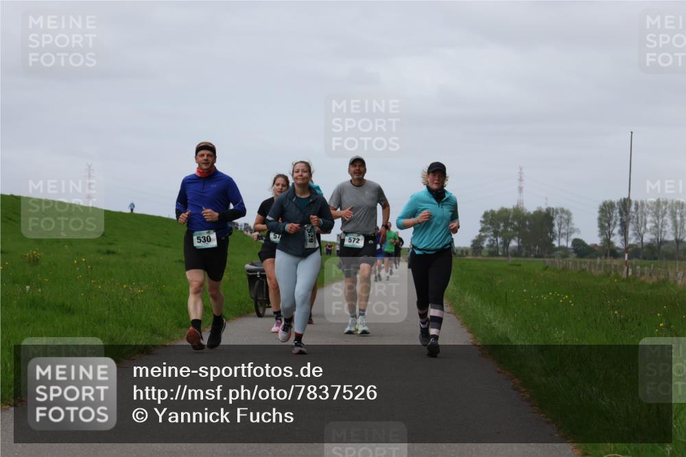 04.05.2025 - 8. Wedeler Halbmarathon Yannick Fuchs http://msf.ph/oto/7837526 04.05.2025 11:46:20 Laufen 530, 57, 529, 572 meine-sportfotos.de