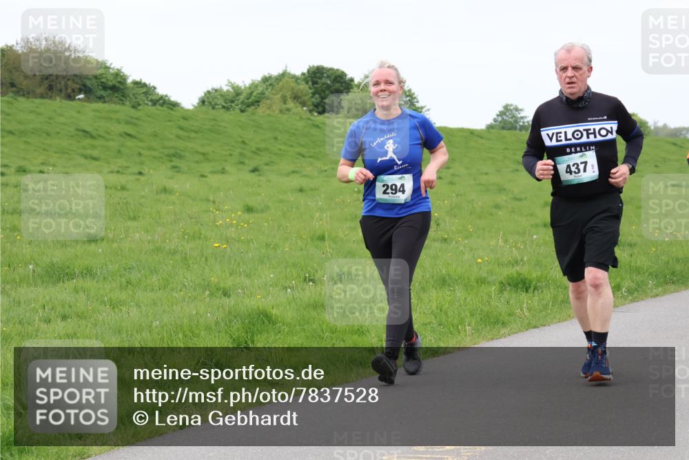04.05.2025 - 8. Wedeler Halbmarathon Lena Gebhardt http://msf.ph/oto/7837528 04.05.2025 11:34:41 Laufen 294, 437 meine-sportfotos.de