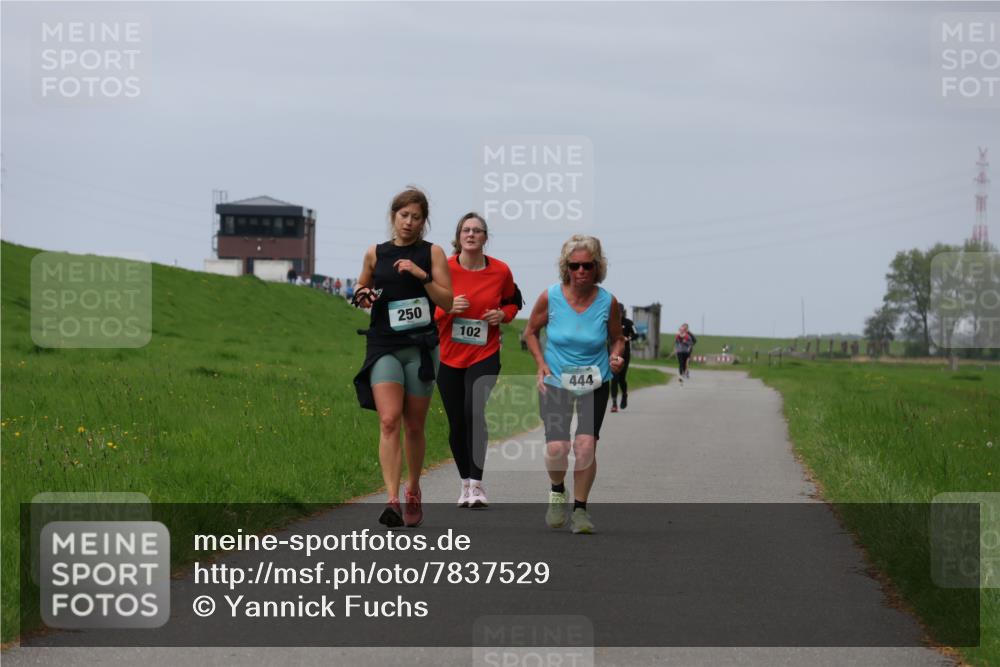 04.05.2025 - 8. Wedeler Halbmarathon Yannick Fuchs http://msf.ph/oto/7837529 04.05.2025 12:00:55 Laufen 250, 102, 444, 14 meine-sportfotos.de