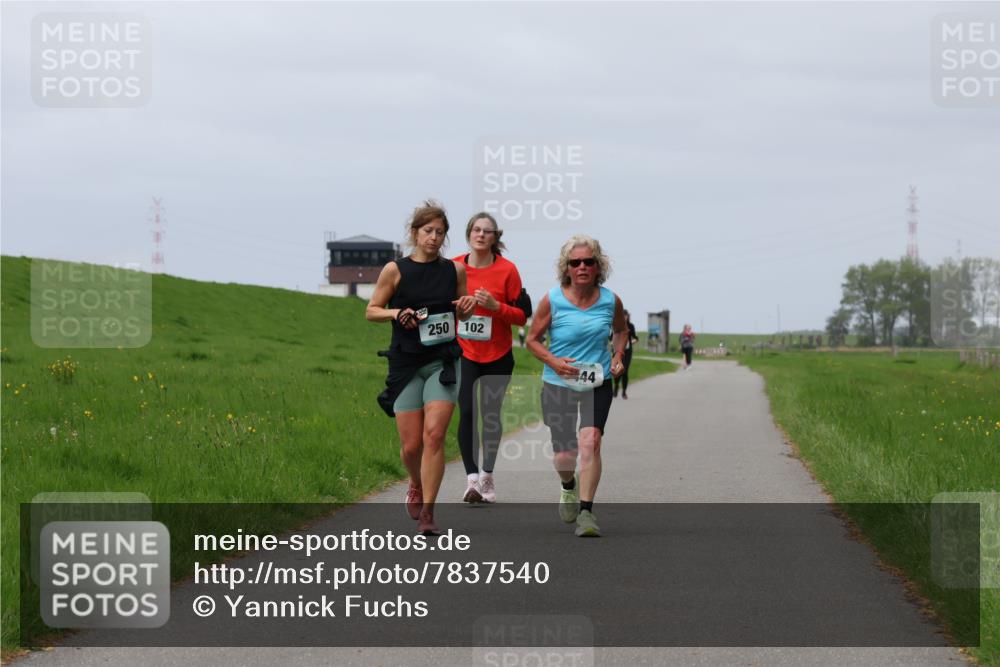 04.05.2025 - 8. Wedeler Halbmarathon Yannick Fuchs http://msf.ph/oto/7837540 04.05.2025 12:00:58 Laufen 250, 102, 44 meine-sportfotos.de