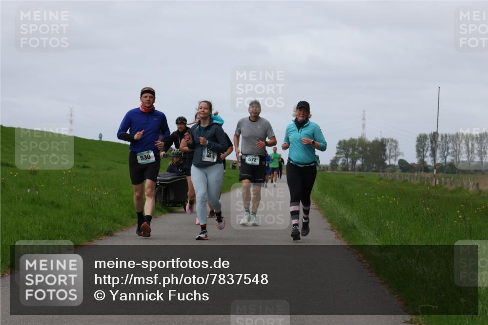04.05.2025 - 8. Wedeler Halbmarathon Yannick Fuchs http://msf.ph/oto/7837548 04.05.2025 11:46:20 Laufen 530, 572 meine-sportfotos.de