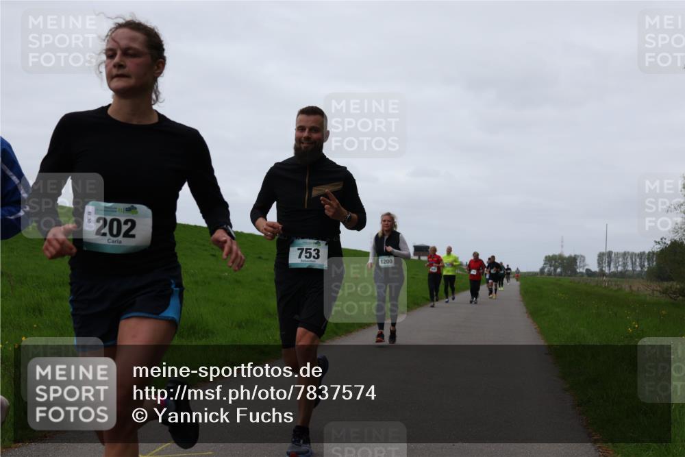 04.05.2025 - 8. Wedeler Halbmarathon Yannick Fuchs http://msf.ph/oto/7837574 04.05.2025 11:24:49 Laufen 202, 753, 1200 meine-sportfotos.de