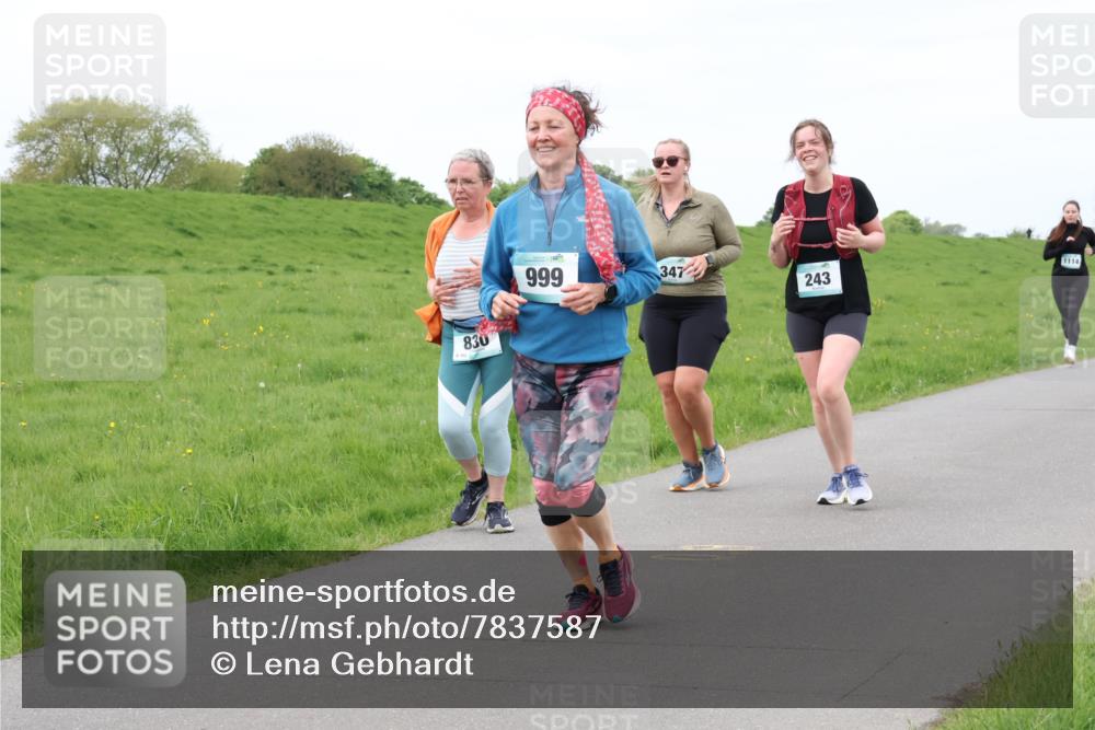 04.05.2025 - 8. Wedeler Halbmarathon Lena Gebhardt http://msf.ph/oto/7837587 04.05.2025 11:34:47 Laufen 830, 999, 347, 243, 1114 meine-sportfotos.de