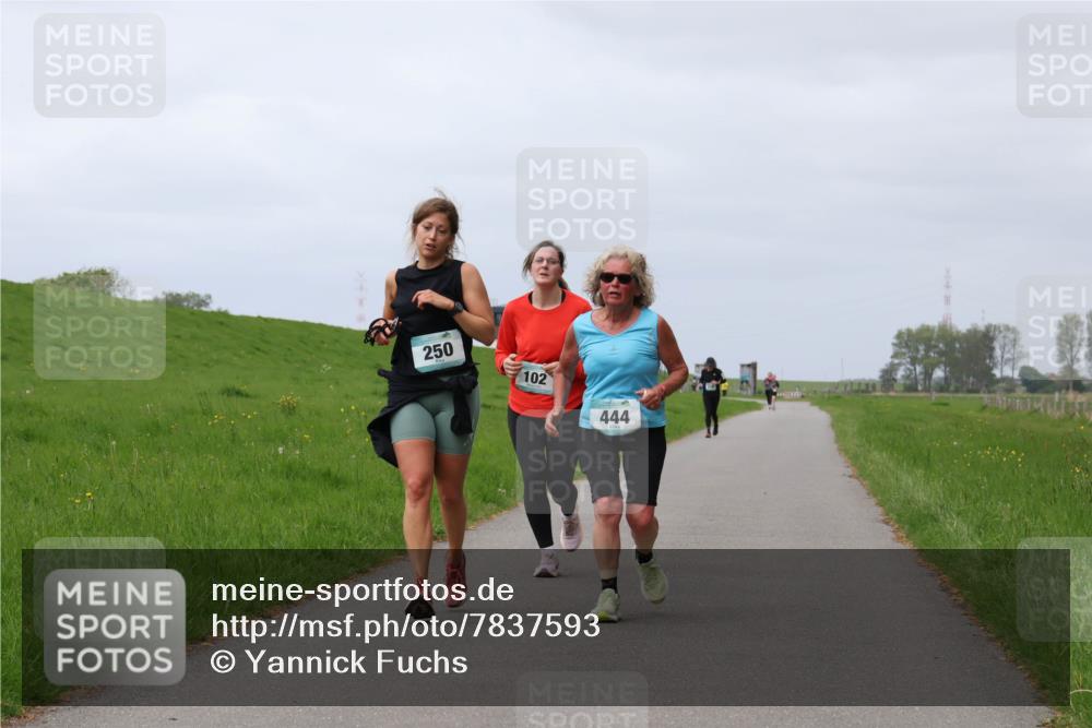 04.05.2025 - 8. Wedeler Halbmarathon Yannick Fuchs http://msf.ph/oto/7837593 04.05.2025 12:01:01 Laufen 250, 102, 444 meine-sportfotos.de