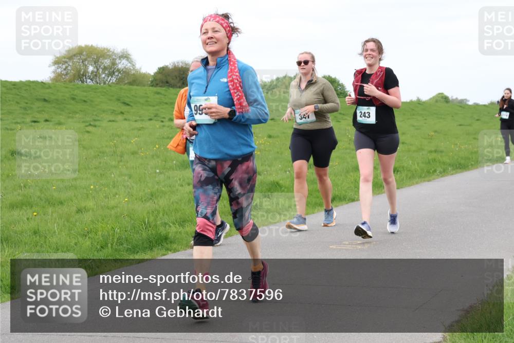 04.05.2025 - 8. Wedeler Halbmarathon Lena Gebhardt http://msf.ph/oto/7837596 04.05.2025 11:34:47 Laufen 99, 347, 243, 1114 meine-sportfotos.de