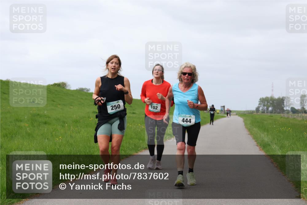 04.05.2025 - 8. Wedeler Halbmarathon Yannick Fuchs http://msf.ph/oto/7837602 04.05.2025 12:01:02 Laufen 250, 102, 444 meine-sportfotos.de