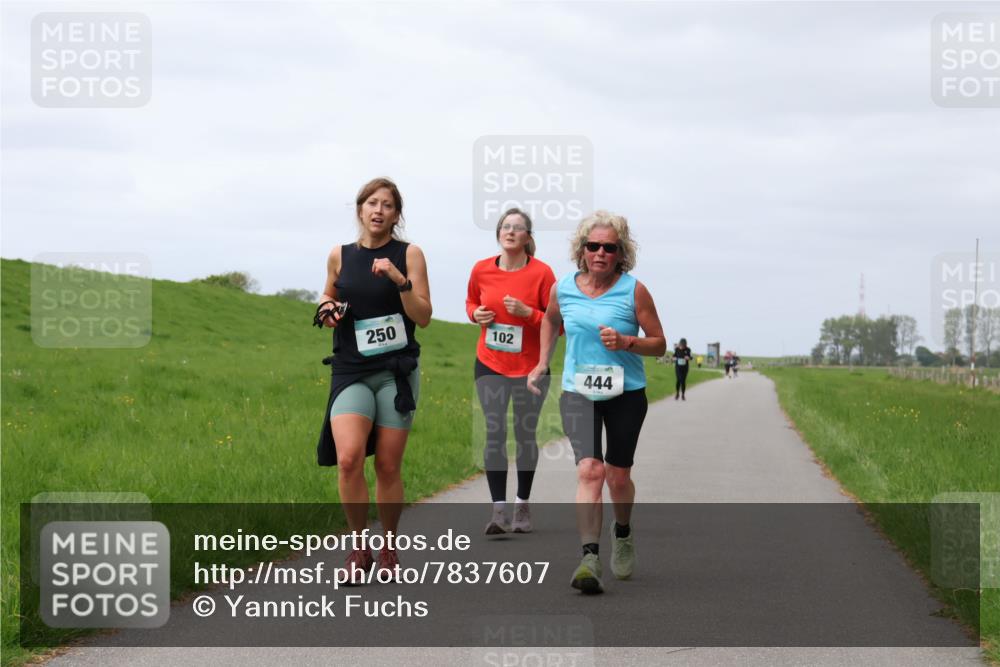04.05.2025 - 8. Wedeler Halbmarathon Yannick Fuchs http://msf.ph/oto/7837607 04.05.2025 12:01:02 Laufen 250, 102, 444 meine-sportfotos.de