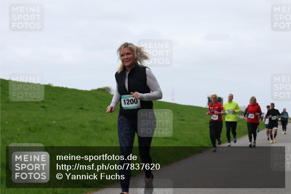 04.05.2025 - 8. Wedeler Halbmarathon Yannick Fuchs http://msf.ph/oto/7837620 04.05.2025 11:24:51 Laufen 1200, 859, 592, 146 meine-sportfotos.de