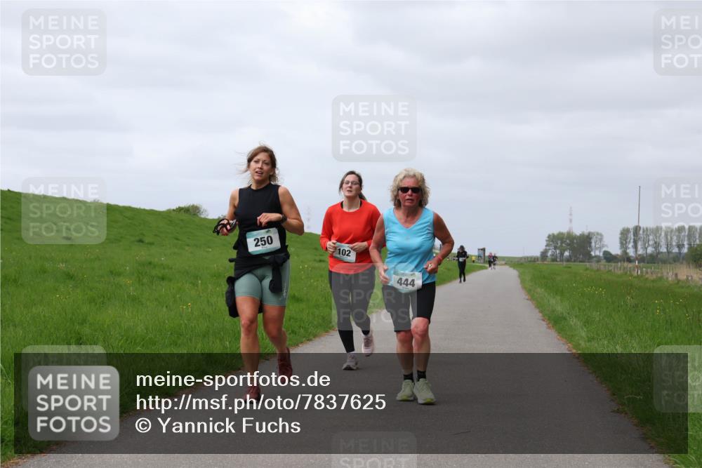 04.05.2025 - 8. Wedeler Halbmarathon Yannick Fuchs http://msf.ph/oto/7837625 04.05.2025 12:01:03 Laufen 250, 102, 444 meine-sportfotos.de