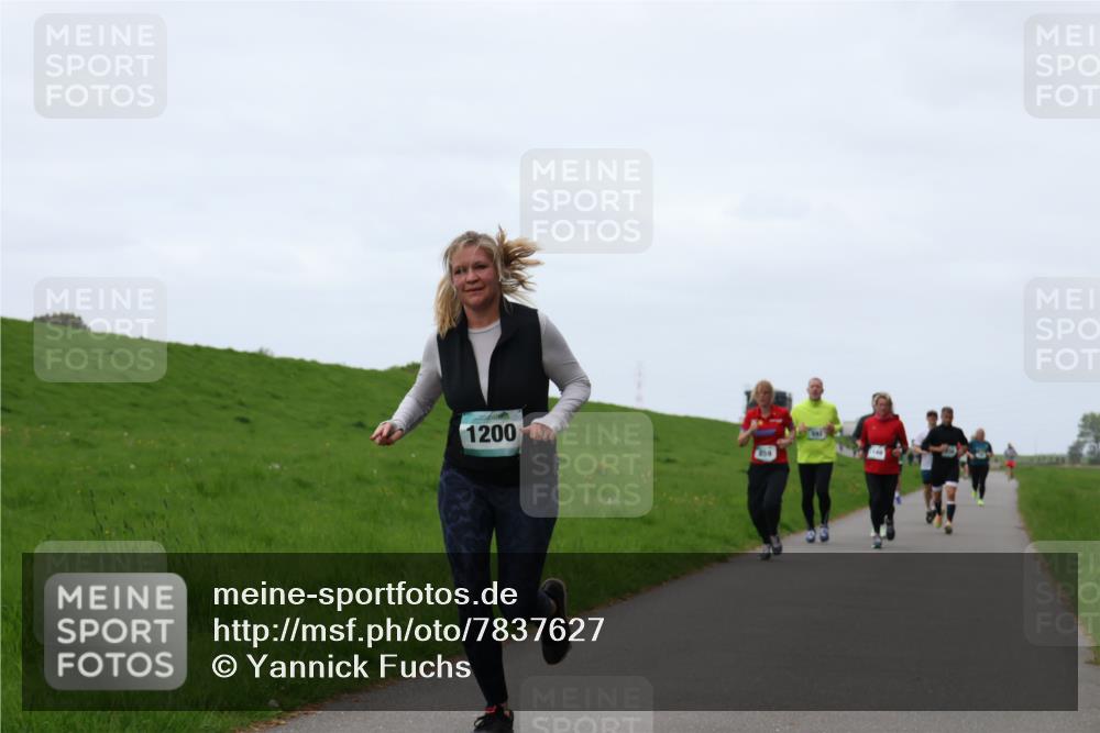 04.05.2025 - 8. Wedeler Halbmarathon Yannick Fuchs http://msf.ph/oto/7837627 04.05.2025 11:24:51 Laufen 1200, 859 meine-sportfotos.de