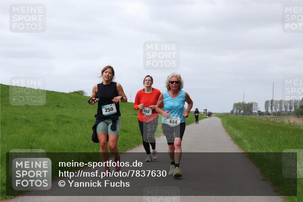04.05.2025 - 8. Wedeler Halbmarathon Yannick Fuchs http://msf.ph/oto/7837630 04.05.2025 12:01:03 Laufen 250, 102, 444 meine-sportfotos.de
