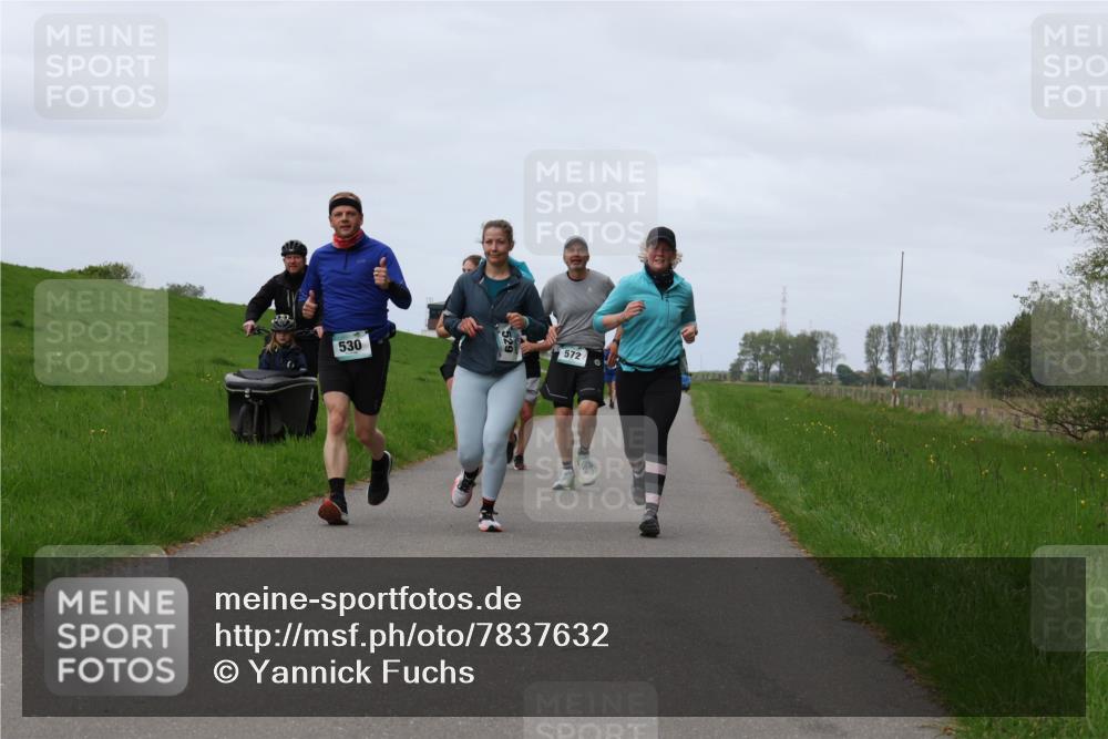 04.05.2025 - 8. Wedeler Halbmarathon Yannick Fuchs http://msf.ph/oto/7837632 04.05.2025 11:46:22 Laufen 530, 572 meine-sportfotos.de