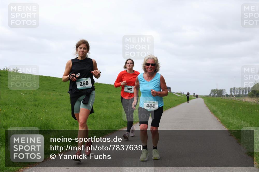 04.05.2025 - 8. Wedeler Halbmarathon Yannick Fuchs http://msf.ph/oto/7837639 04.05.2025 12:01:04 Laufen 250, 102, 444 meine-sportfotos.de