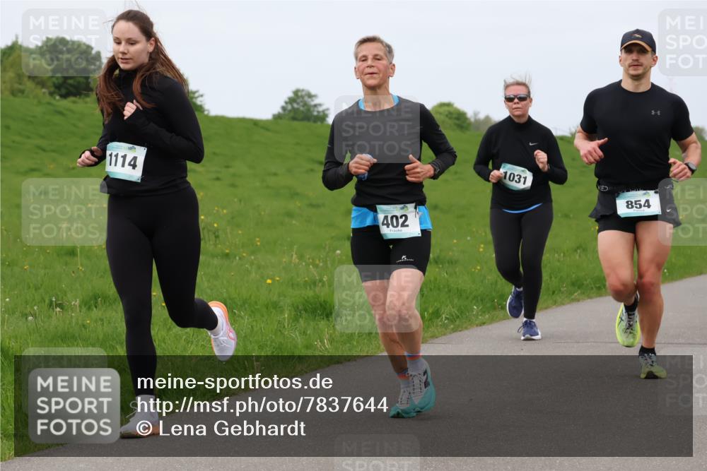 04.05.2025 - 8. Wedeler Halbmarathon Lena Gebhardt http://msf.ph/oto/7837644 04.05.2025 11:34:52 Laufen 1114, 402, 1031, 854 meine-sportfotos.de