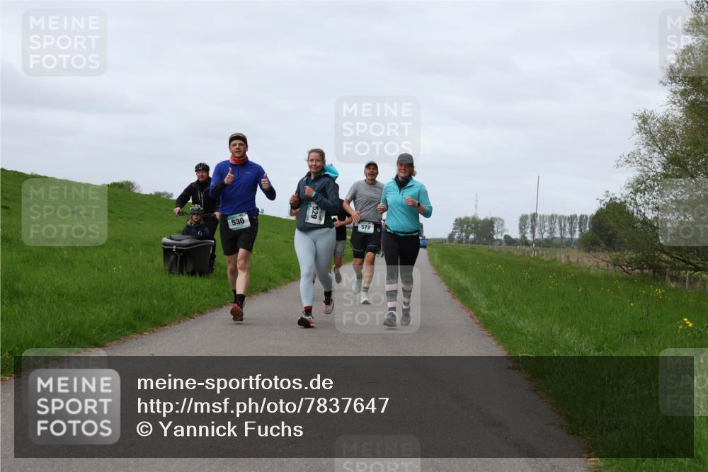 04.05.2025 - 8. Wedeler Halbmarathon Yannick Fuchs http://msf.ph/oto/7837647 04.05.2025 11:46:22 Laufen 530, 572 meine-sportfotos.de
