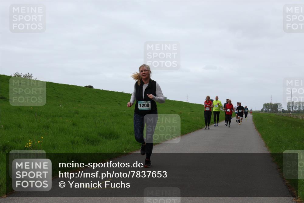 04.05.2025 - 8. Wedeler Halbmarathon Yannick Fuchs http://msf.ph/oto/7837653 04.05.2025 11:24:51 Laufen 1200 meine-sportfotos.de