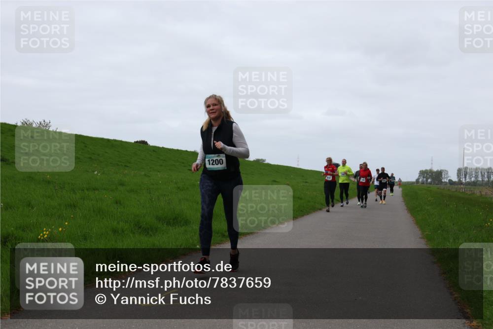 04.05.2025 - 8. Wedeler Halbmarathon Yannick Fuchs http://msf.ph/oto/7837659 04.05.2025 11:24:51 Laufen 1200 meine-sportfotos.de