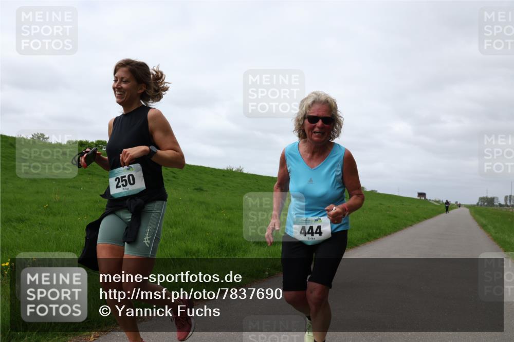 04.05.2025 - 8. Wedeler Halbmarathon Yannick Fuchs http://msf.ph/oto/7837690 04.05.2025 12:01:06 Laufen 250, 444 meine-sportfotos.de