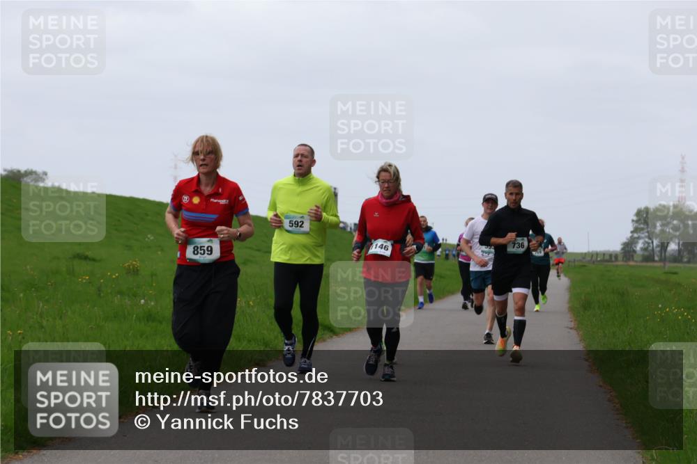 04.05.2025 - 8. Wedeler Halbmarathon Yannick Fuchs http://msf.ph/oto/7837703 04.05.2025 11:24:53 Laufen 859, 592, 736, 146 meine-sportfotos.de