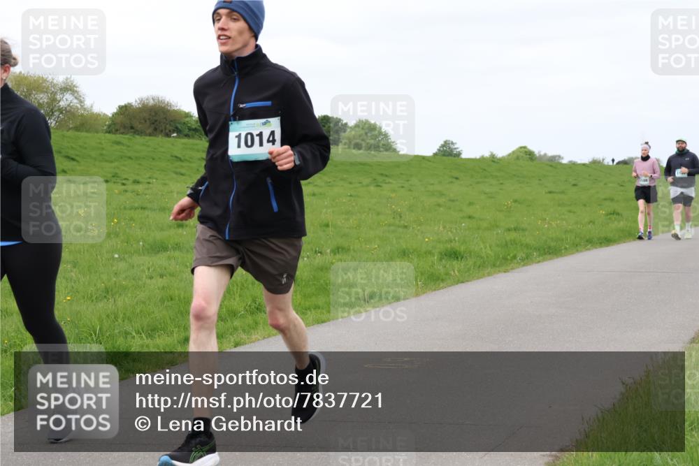 04.05.2025 - 8. Wedeler Halbmarathon Lena Gebhardt http://msf.ph/oto/7837721 04.05.2025 11:34:56 Laufen 1014, 1186 meine-sportfotos.de