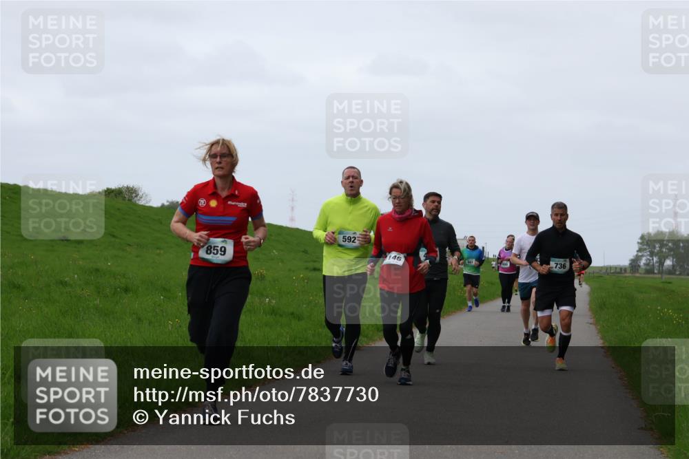 04.05.2025 - 8. Wedeler Halbmarathon Yannick Fuchs http://msf.ph/oto/7837730 04.05.2025 11:24:55 Laufen 859, 592, 736, 146 meine-sportfotos.de