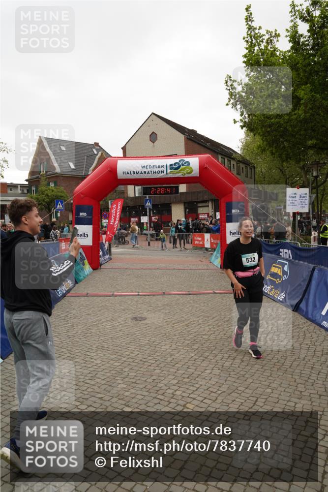 04.05.2025 - 8. Wedeler Halbmarathon Felixshl http://msf.ph/oto/7837740 04.05.2025 12:28:39 Ziel 532 meine-sportfotos.de