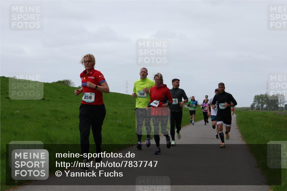 04.05.2025 - 8. Wedeler Halbmarathon Yannick Fuchs http://msf.ph/oto/7837747 04.05.2025 11:24:55 Laufen 592, 859, 146, 75, 736 meine-sportfotos.de