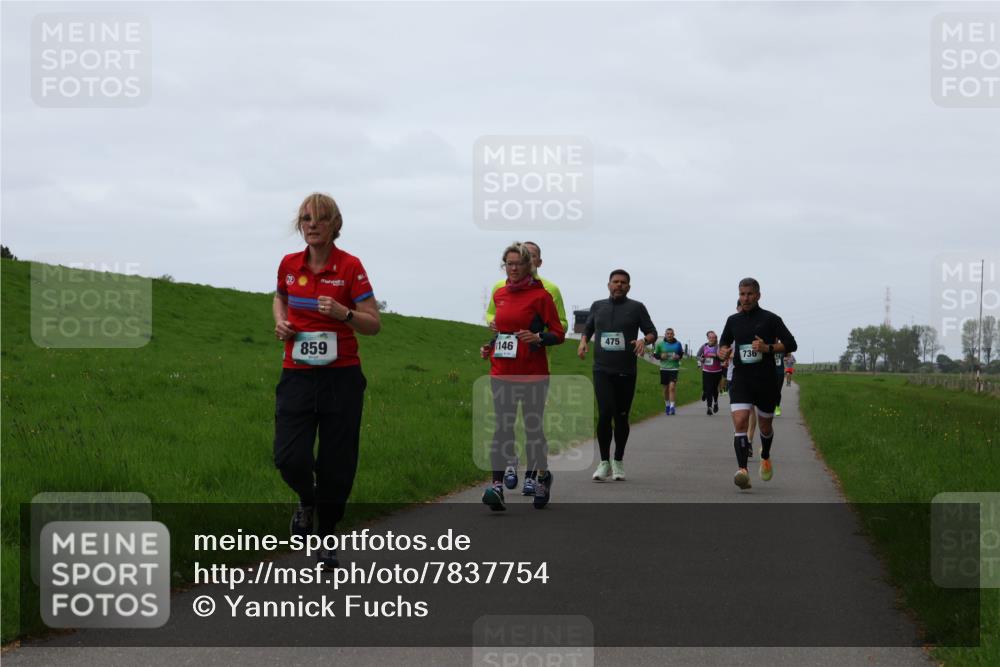 04.05.2025 - 8. Wedeler Halbmarathon Yannick Fuchs http://msf.ph/oto/7837754 04.05.2025 11:24:55 Laufen 475, 859, 1146, 736 meine-sportfotos.de