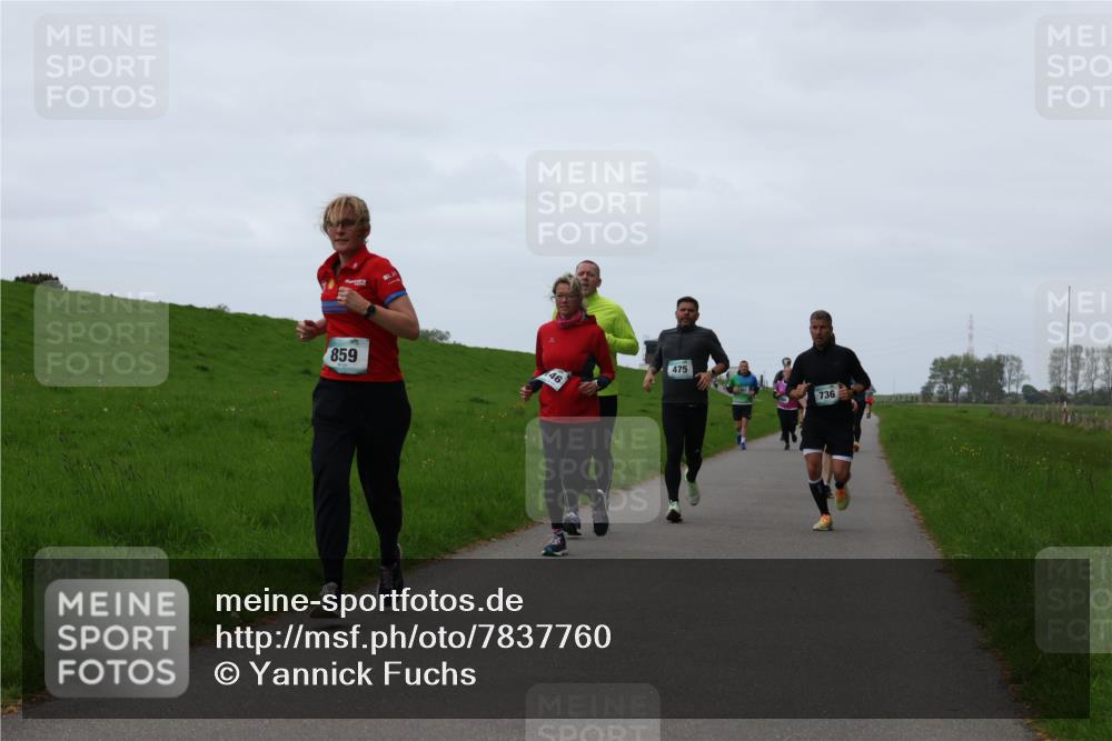 04.05.2025 - 8. Wedeler Halbmarathon Yannick Fuchs http://msf.ph/oto/7837760 04.05.2025 11:24:56 Laufen 859, 46, 475, 736 meine-sportfotos.de