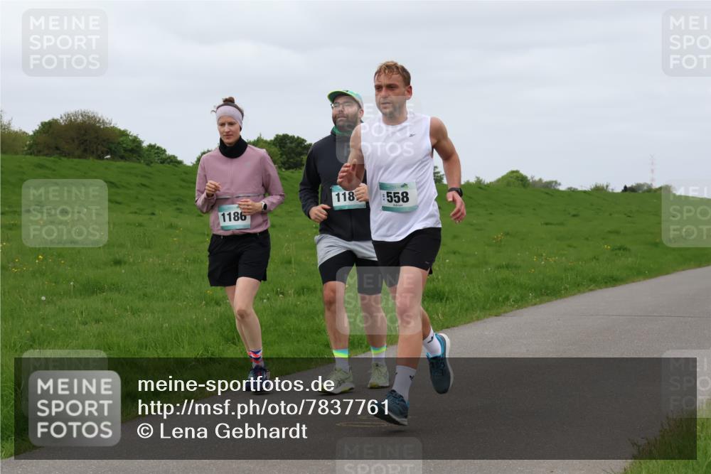 04.05.2025 - 8. Wedeler Halbmarathon Lena Gebhardt http://msf.ph/oto/7837761 04.05.2025 11:35:04 Laufen 118, 558, 1186 meine-sportfotos.de
