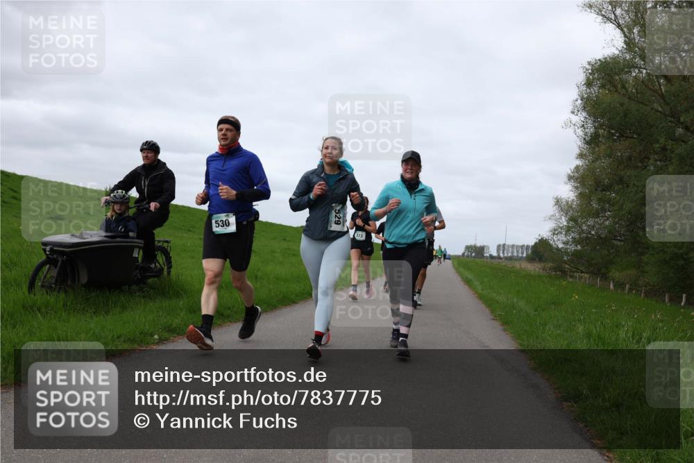 04.05.2025 - 8. Wedeler Halbmarathon Yannick Fuchs http://msf.ph/oto/7837775 04.05.2025 11:46:25 Laufen 530, 529 meine-sportfotos.de