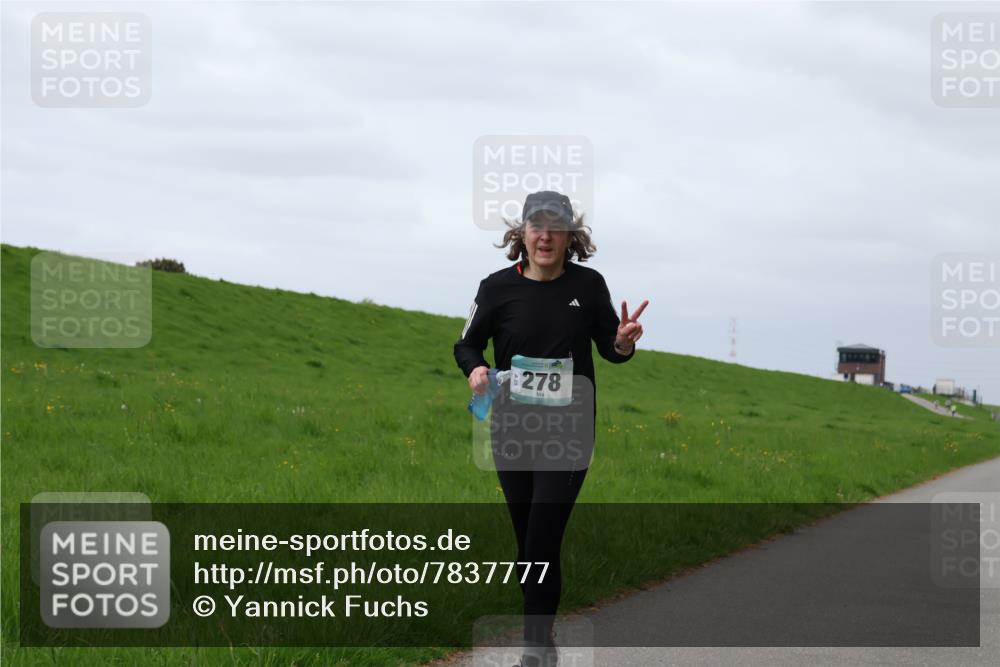 04.05.2025 - 8. Wedeler Halbmarathon Yannick Fuchs http://msf.ph/oto/7837777 04.05.2025 12:01:22 Laufen 278 meine-sportfotos.de