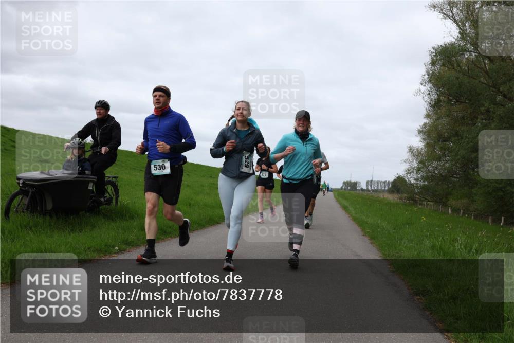 04.05.2025 - 8. Wedeler Halbmarathon Yannick Fuchs http://msf.ph/oto/7837778 04.05.2025 11:46:25 Laufen 529, 530 meine-sportfotos.de