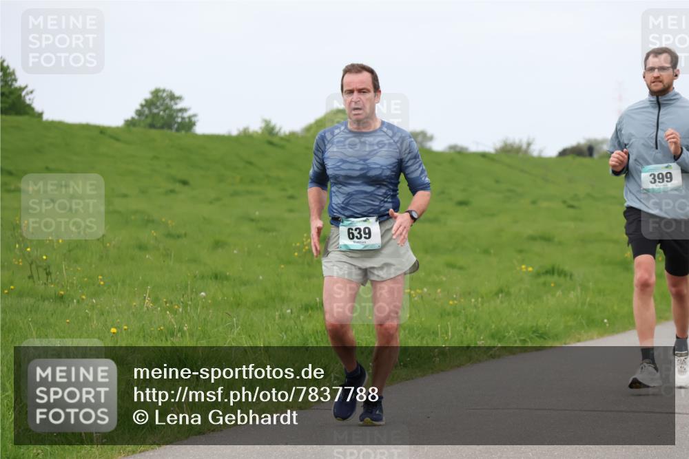 04.05.2025 - 8. Wedeler Halbmarathon Lena Gebhardt http://msf.ph/oto/7837788 04.05.2025 11:35:16 Laufen 639, 399 meine-sportfotos.de