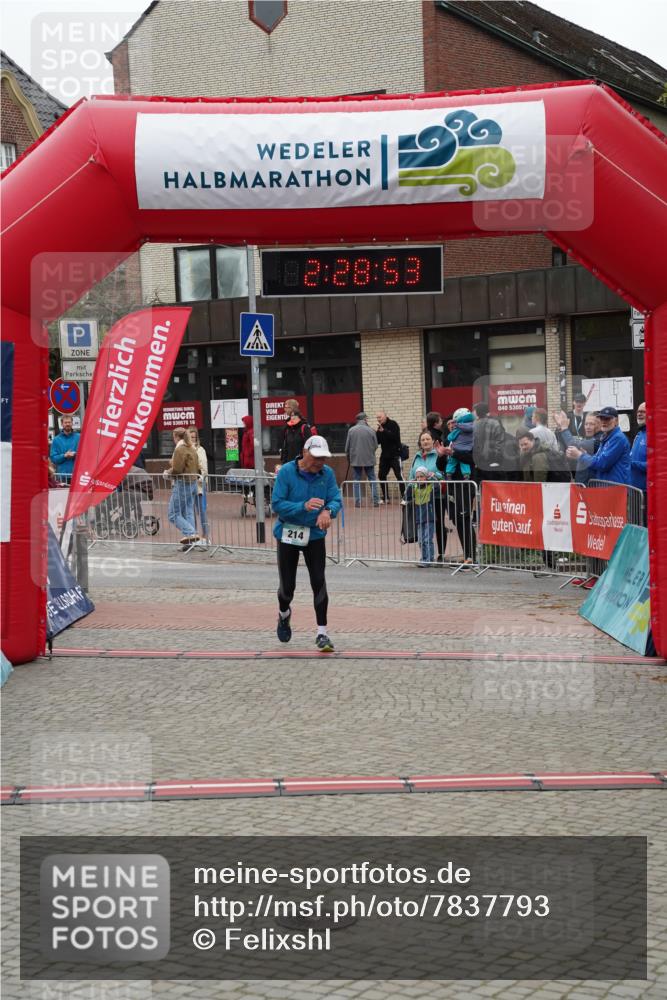 04.05.2025 - 8. Wedeler Halbmarathon Felixshl http://msf.ph/oto/7837793 04.05.2025 12:28:51 Ziel 214 meine-sportfotos.de