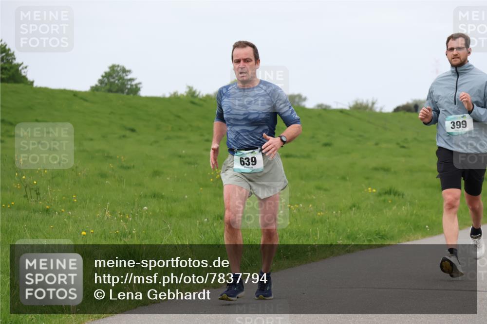 04.05.2025 - 8. Wedeler Halbmarathon Lena Gebhardt http://msf.ph/oto/7837794 04.05.2025 11:35:16 Laufen 639, 399 meine-sportfotos.de