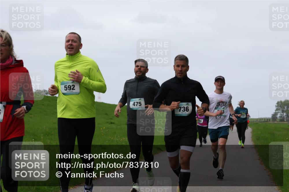 04.05.2025 - 8. Wedeler Halbmarathon Yannick Fuchs http://msf.ph/oto/7837810 04.05.2025 11:24:57 Laufen 592, 475, 736, 880, 2125, 769 meine-sportfotos.de