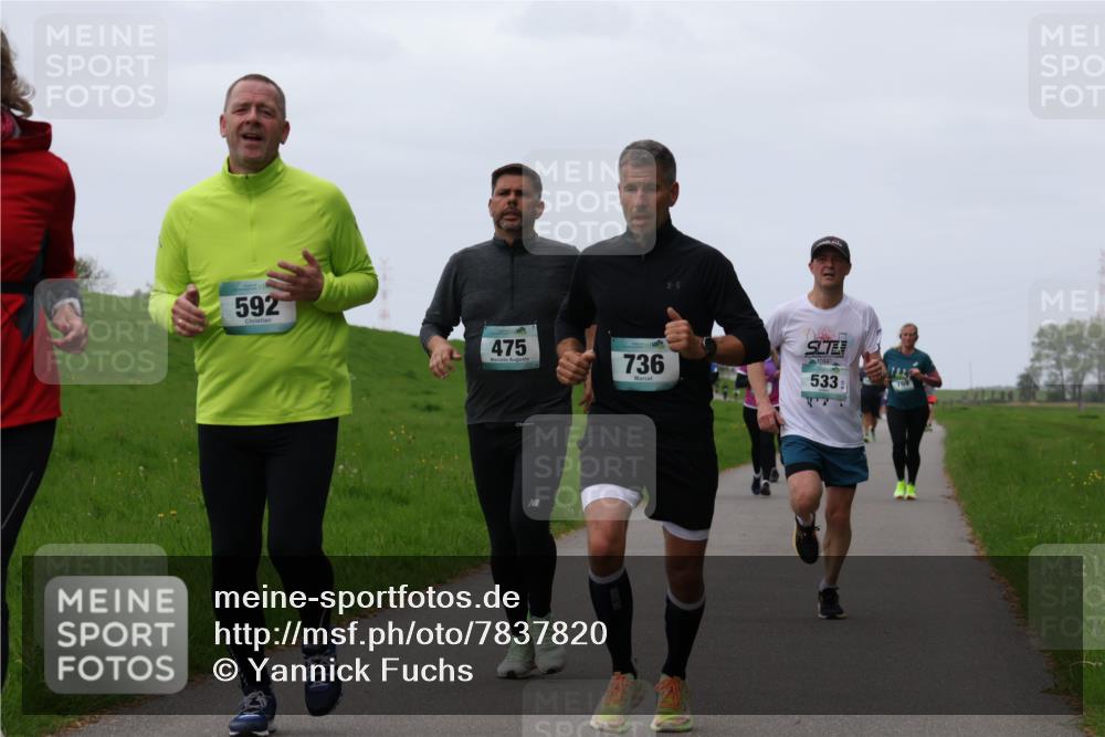 04.05.2025 - 8. Wedeler Halbmarathon Yannick Fuchs http://msf.ph/oto/7837820 04.05.2025 11:24:57 Laufen 592, 475, 736, 2023, 533 meine-sportfotos.de