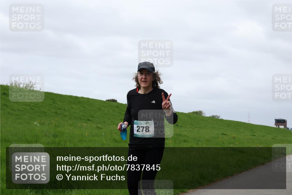 04.05.2025 - 8. Wedeler Halbmarathon Yannick Fuchs http://msf.ph/oto/7837845 04.05.2025 12:01:23 Laufen 278 meine-sportfotos.de