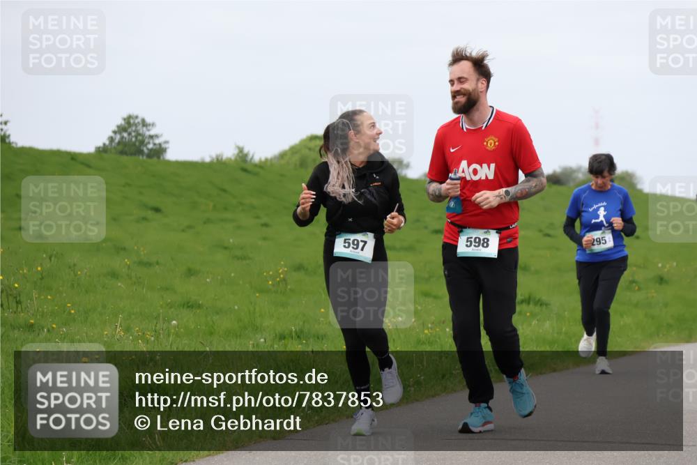 04.05.2025 - 8. Wedeler Halbmarathon Lena Gebhardt http://msf.ph/oto/7837853 04.05.2025 11:35:41 Laufen 597, 598, 295 meine-sportfotos.de