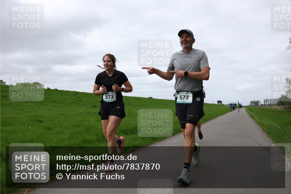04.05.2025 - 8. Wedeler Halbmarathon Yannick Fuchs http://msf.ph/oto/7837870 04.05.2025 11:46:27 Laufen 573, 572 meine-sportfotos.de