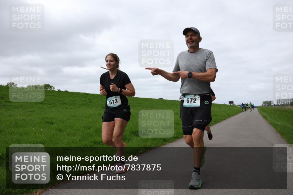 04.05.2025 - 8. Wedeler Halbmarathon Yannick Fuchs http://msf.ph/oto/7837875 04.05.2025 11:46:27 Laufen 573, 572 meine-sportfotos.de