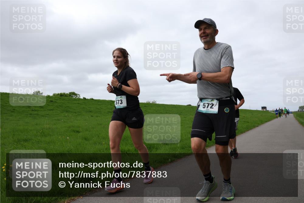 04.05.2025 - 8. Wedeler Halbmarathon Yannick Fuchs http://msf.ph/oto/7837883 04.05.2025 11:46:28 Laufen 573, 572 meine-sportfotos.de
