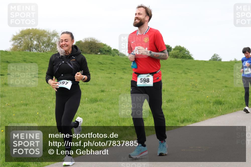 04.05.2025 - 8. Wedeler Halbmarathon Lena Gebhardt http://msf.ph/oto/7837885 04.05.2025 11:35:45 Laufen 697, 598, 295 meine-sportfotos.de