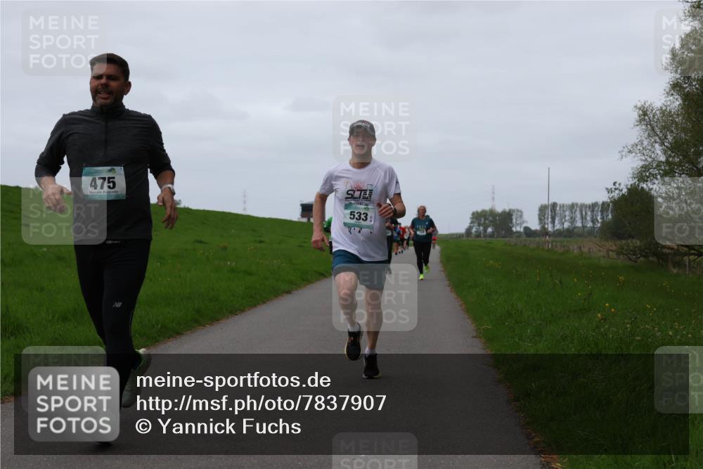 04.05.2025 - 8. Wedeler Halbmarathon Yannick Fuchs http://msf.ph/oto/7837907 04.05.2025 11:25:00 Laufen 475, 533 meine-sportfotos.de